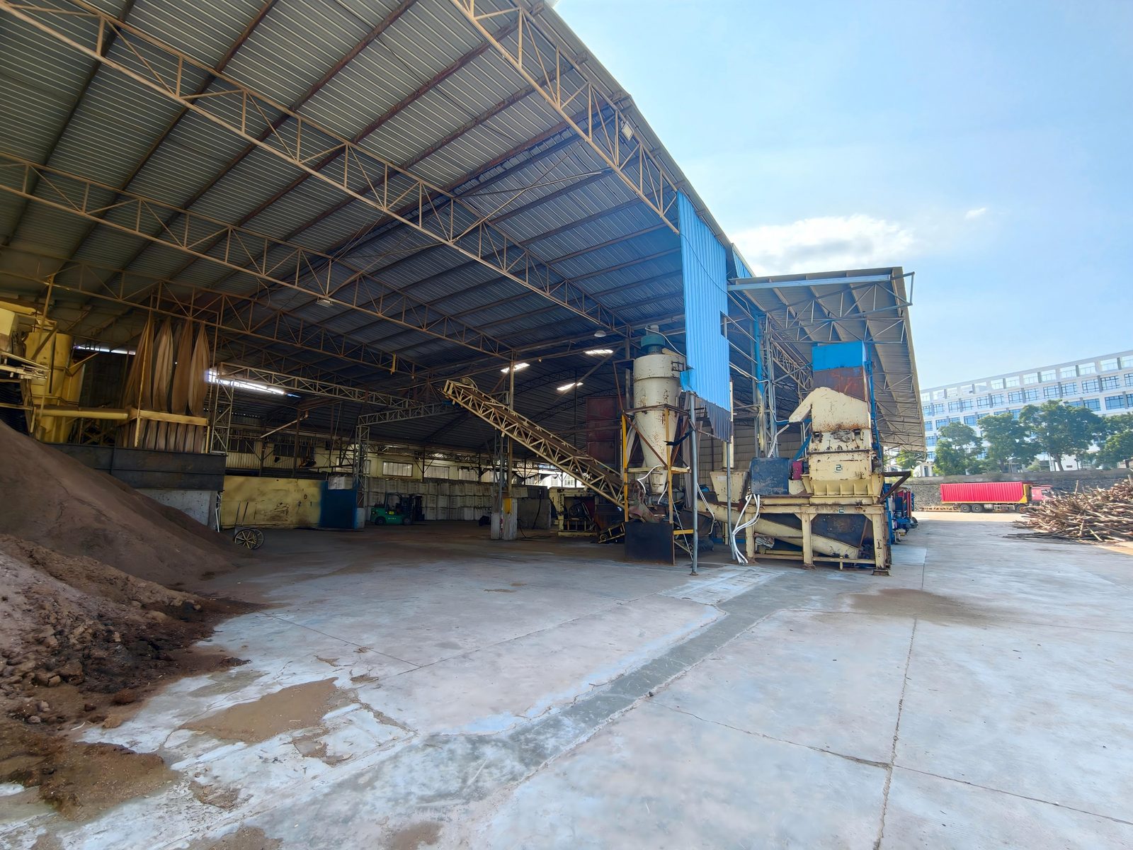 Timber crushing area